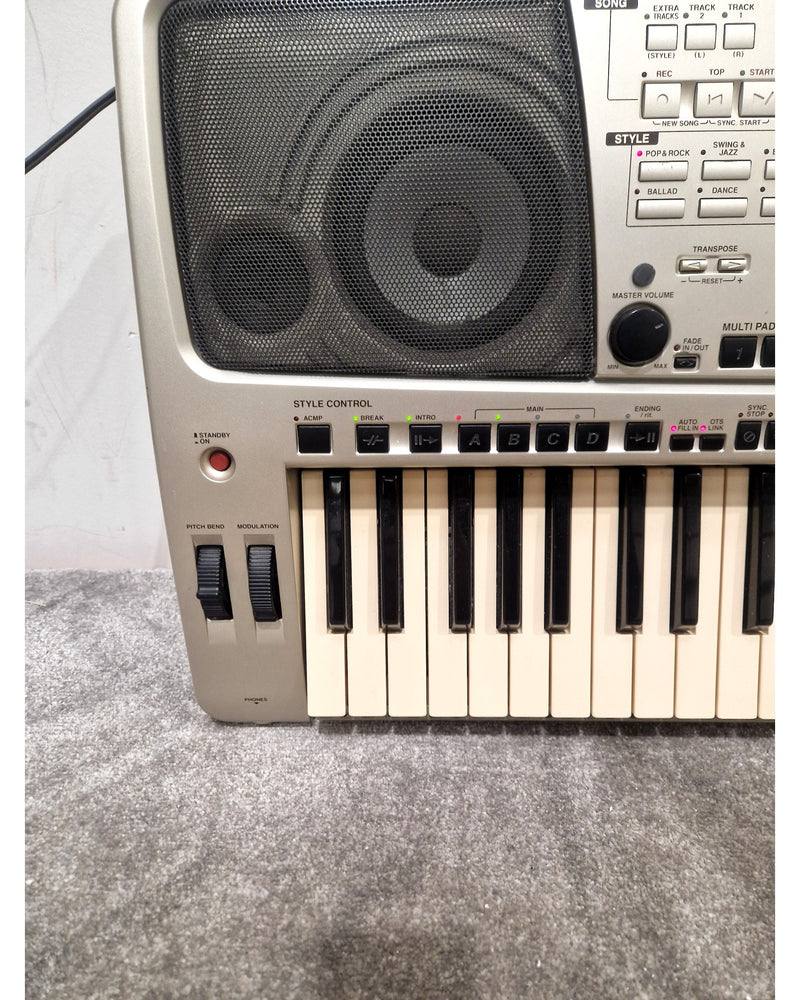 Yamaha PSR-2000 - Digital Keyboard - Silver/Gray - Very Good w/ stands - Image 21