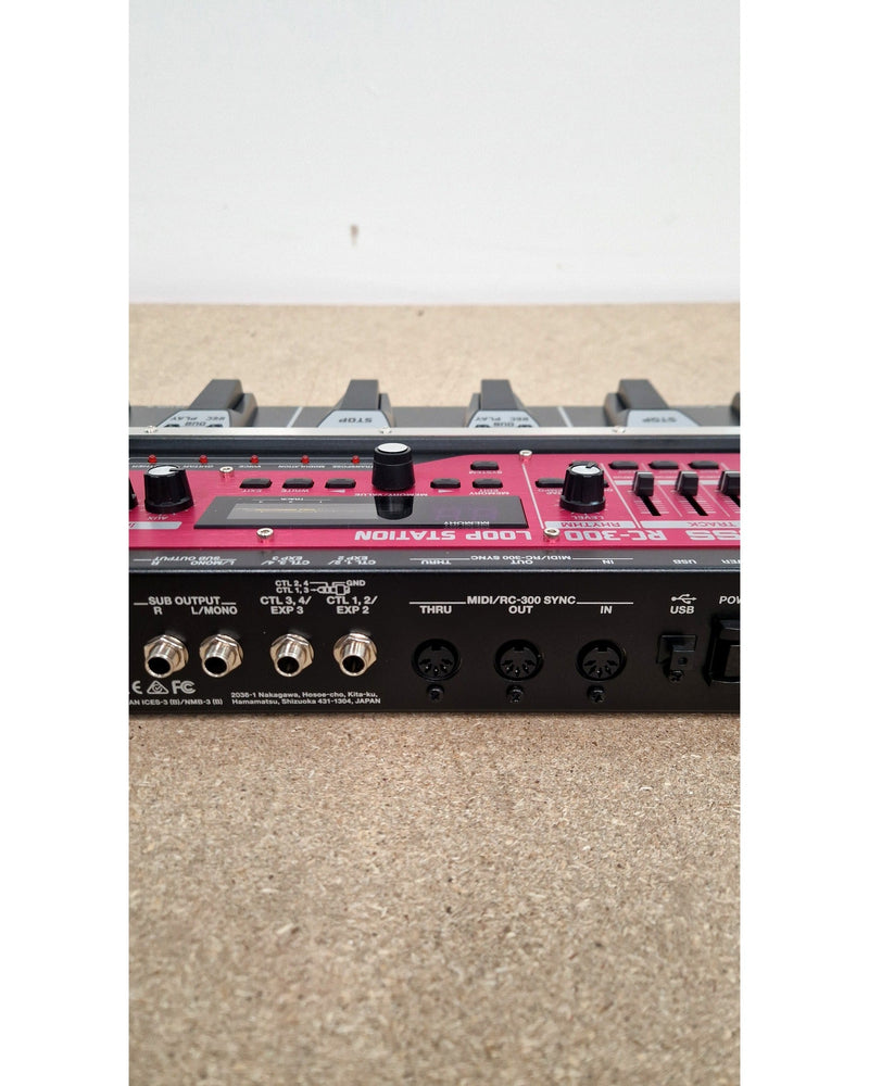 Boss RC-300 - Multi-Effects Pedal - Excellent w/ Soft Case - image 12