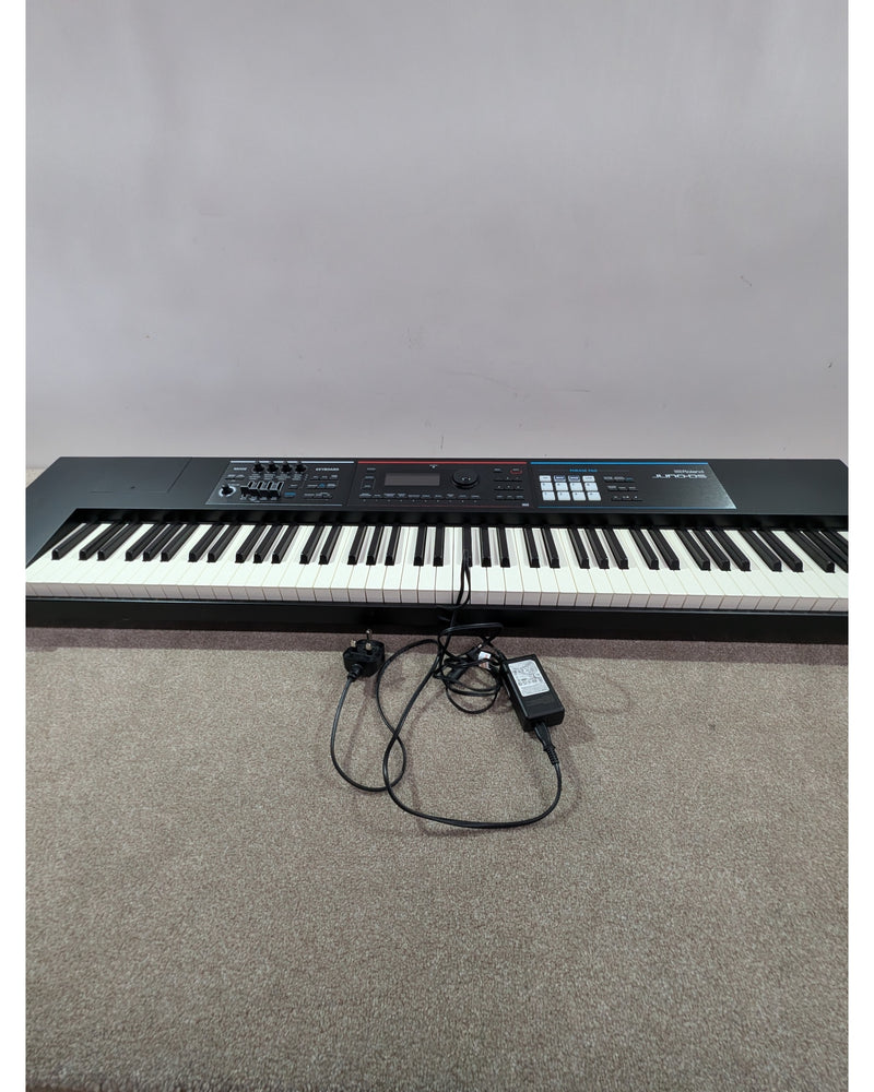 Roland JUNO-DS88 - Synthesizer - Black - Very Good w/ Soft cover & Power Supply - image 10