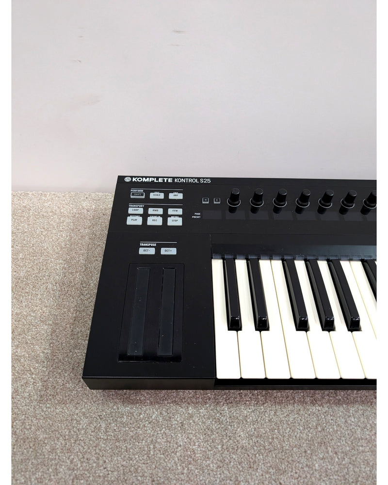 Native Instruments Komplete Kontrol S25 - MIDI Controller - Black - Like New w/ Original Box, Power Supply, USB Cable - image 9