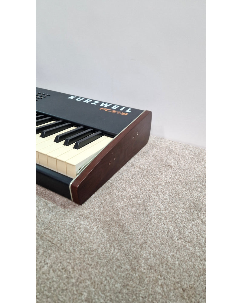 Kurzweil PC3A8 - Synthesizer - Black - Fair - image 10