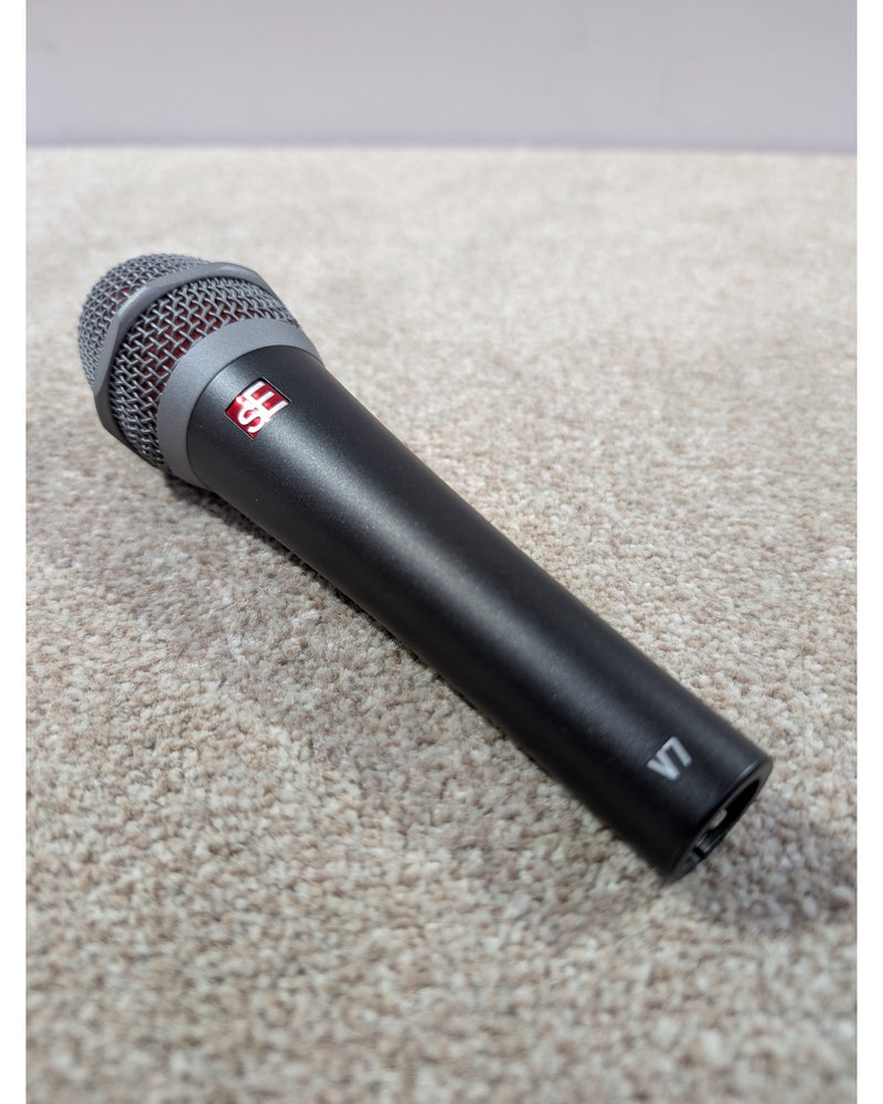 sE Electronics V7 - Dynamic Microphone - Like New w/ Soft Case - image 5