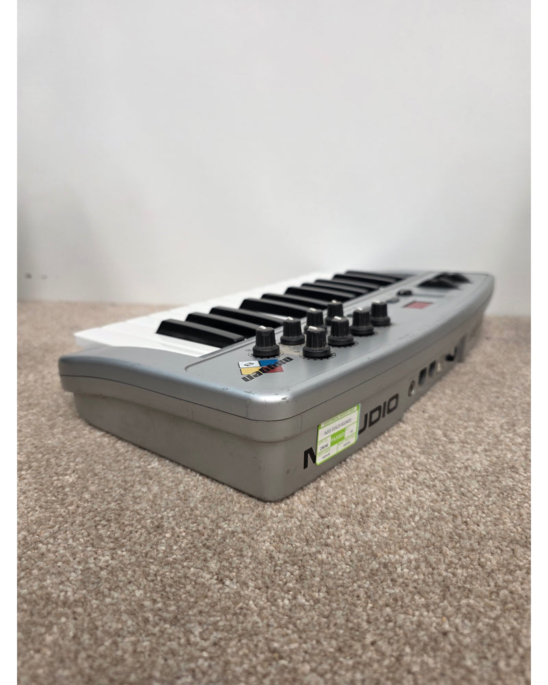 M-Audio Oxygen 8 - MIDI Controller - Good - image 9