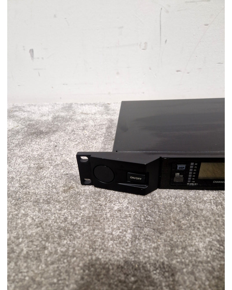 AKG DSR800 - Digital Wireless Stationary Receiver - Excellent - Image 13