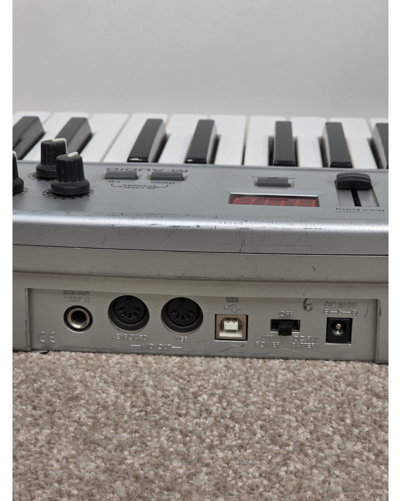 M-Audio Oxygen 8 - MIDI Controller - Good - image 8