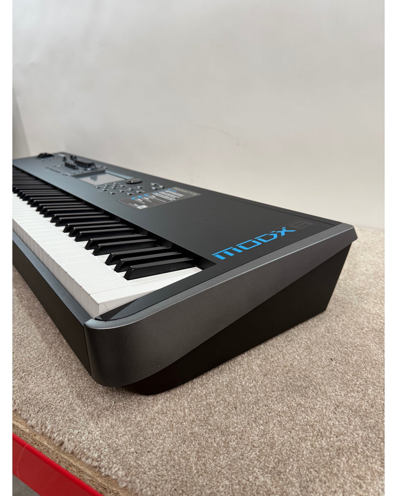 Yamaha MODX8 - Synthesizer - Black - Excellent w/ Power Supply - image 6