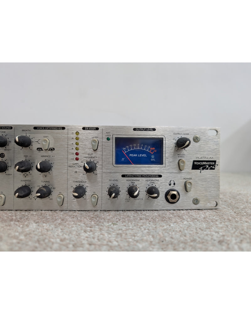 Focusrite PLATINUM VoiceMaster pro - Preamp - Silver/Black - Very Good w/ Original Box & Manuals - image 5