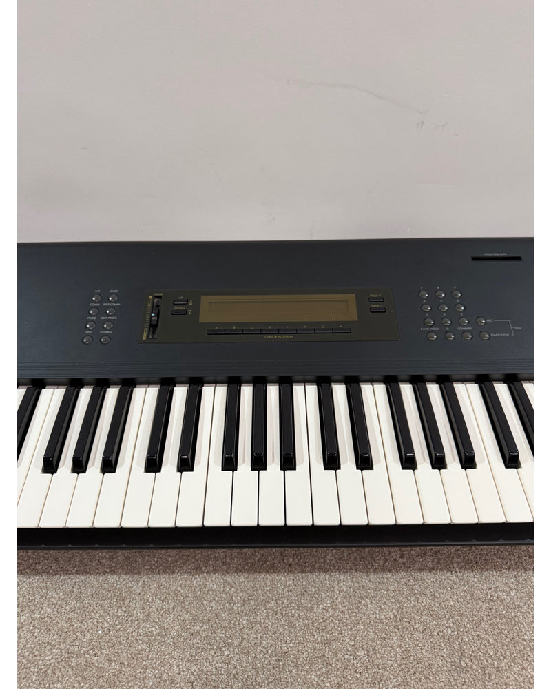 Korg M1 - Synthesizer - Black - Fair w/ Hard Case - image 3