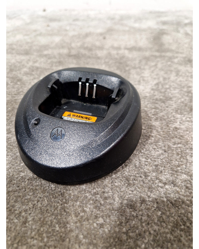 Motorola WPLN4137BR Cp150 Cp200 Charging Base - Black – Charging Base - Excellent - Image 7