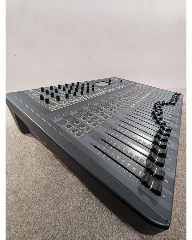 Soundcraft Si Impact - Mixer - Excellent w/ Soft Case - image 2
