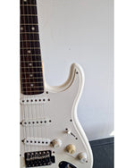 Squier Strat Chinese - Electric Guitar - White - Fair - Image 4