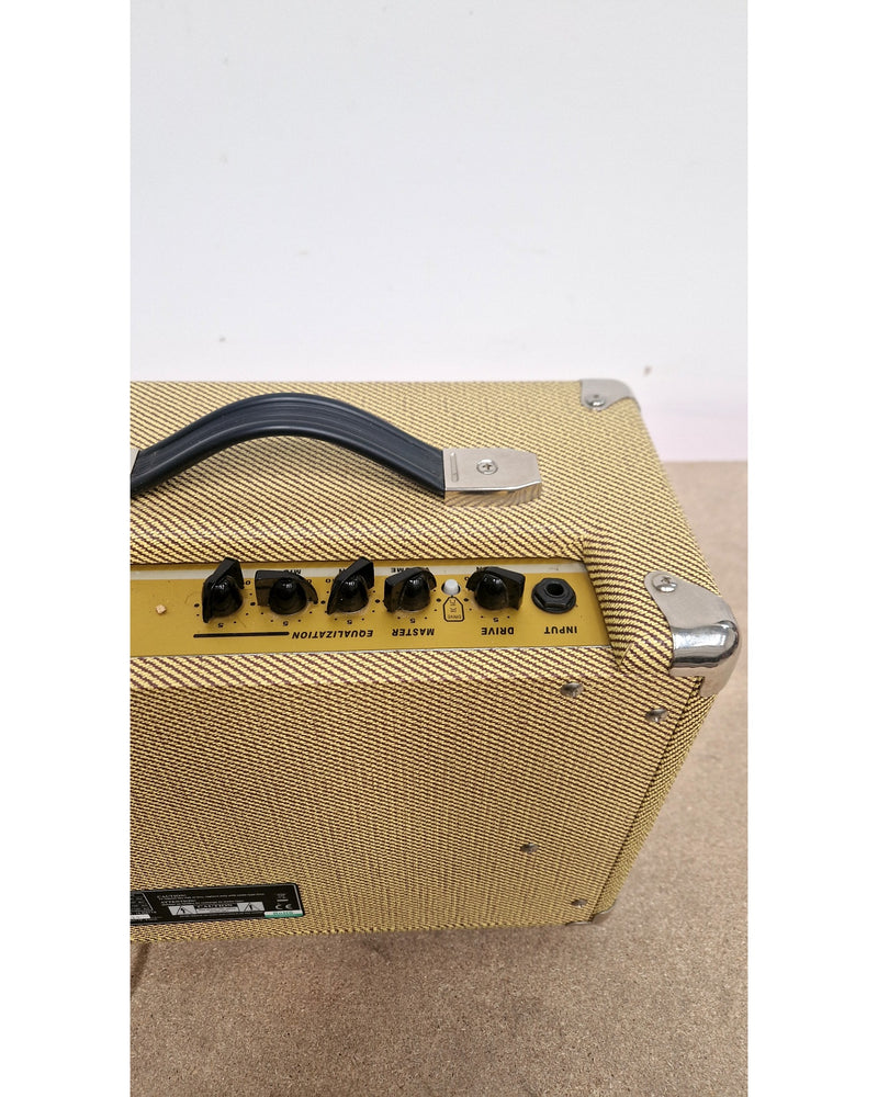 Belcat V15G - Guitar Amplifiers - Very Good - Image 11