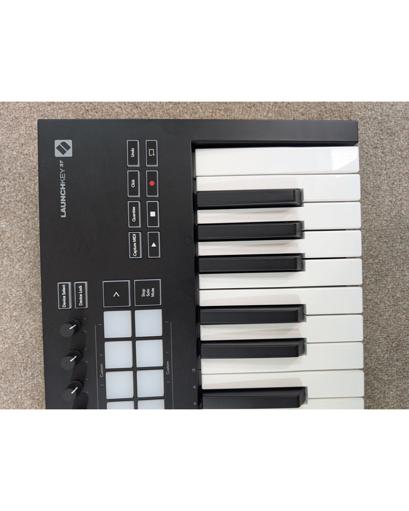 Novation Launchkey 37 - MIDI Controller - Excellent w/ Original Box & Manuals - image 6