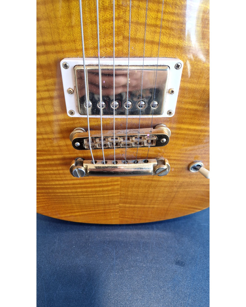 Gibson Les Paul Standard Double Cutaway - Electric Guitars - Sunburst - Good w/ Hard Case & Tuner, Picks - Image 9