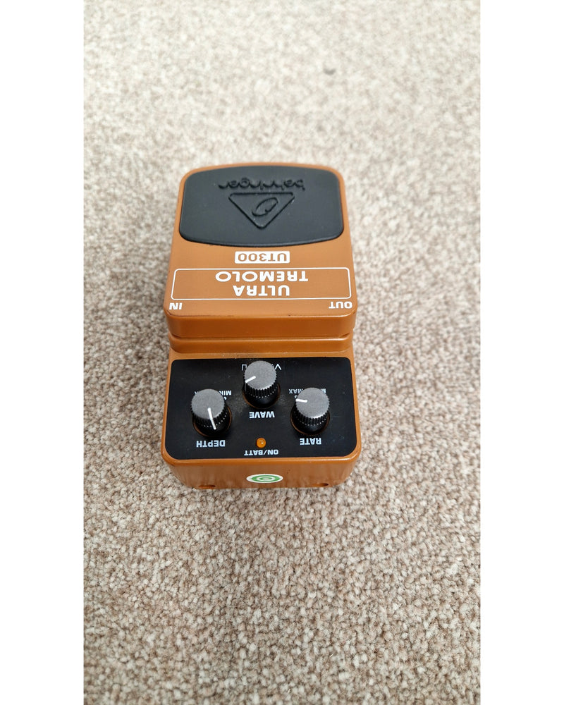 Behringer Ultra Tremolo UT300 pedal - Excellent - image 5