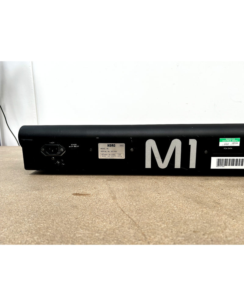 Korg M1 - Synthesizers - Good w/ Hard Case - Image 6