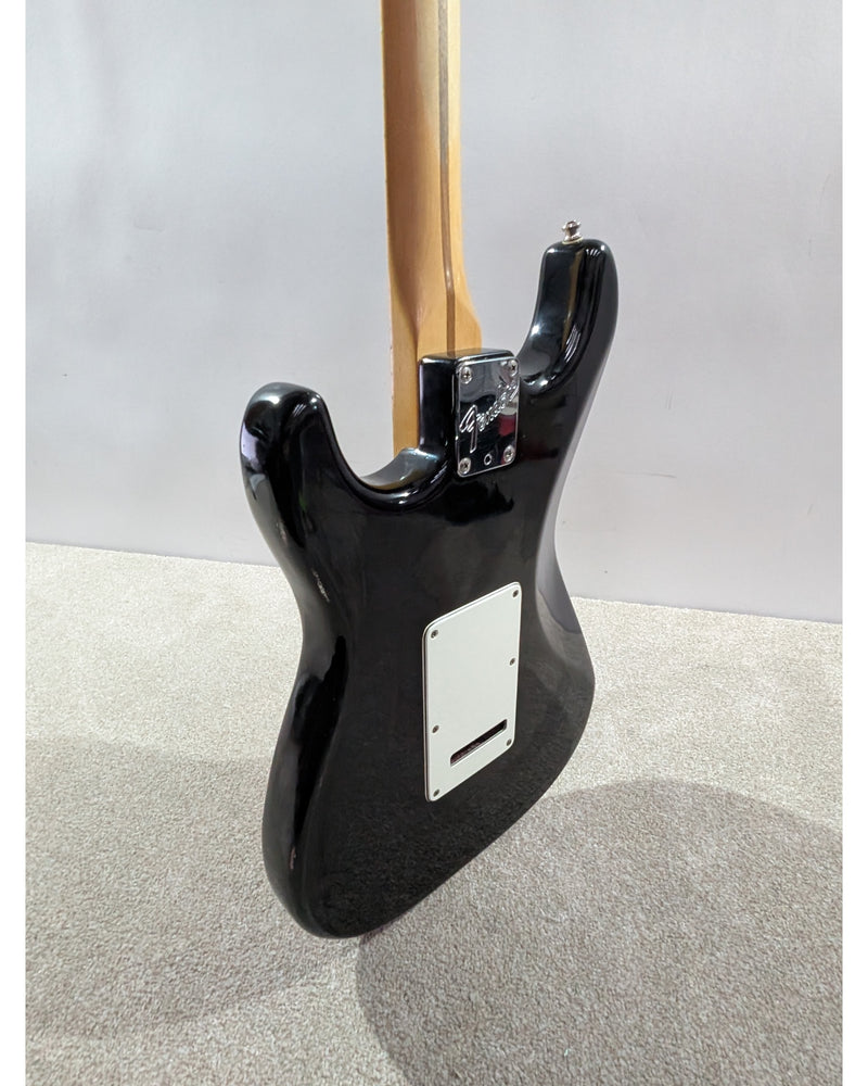 Fender Fender Stratocaster - Electric Guitar - Black - Good w/ Hard Case - image 16