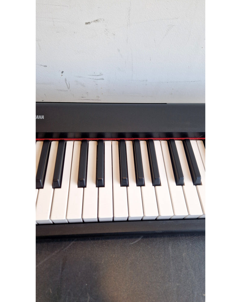 Yamaha Piaggero NP-12 - Musical Keyboards - Black - Excellent w/ Power Supply - image 3