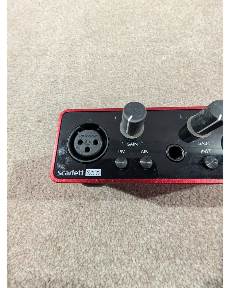 Focusrite Scarlett Solo (3rd Gen) - Audio Interface - Red And Black - Excellent - image 9