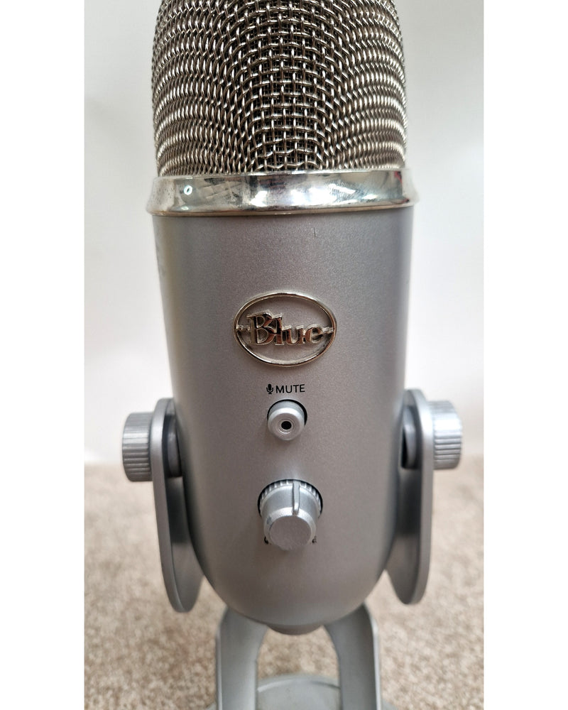 Blue Yeti - USB Microphone - Silver - Excellent - image 7