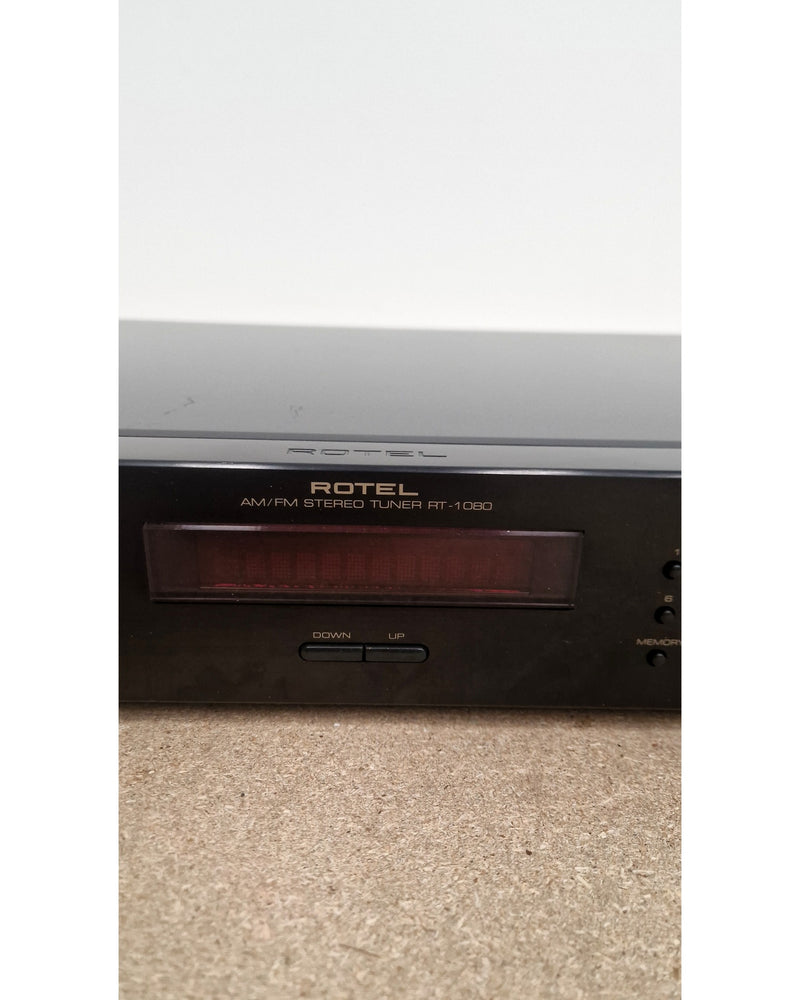 Rotel RCD-1072 - CD Players - Black - Good w/ remote - Image 2