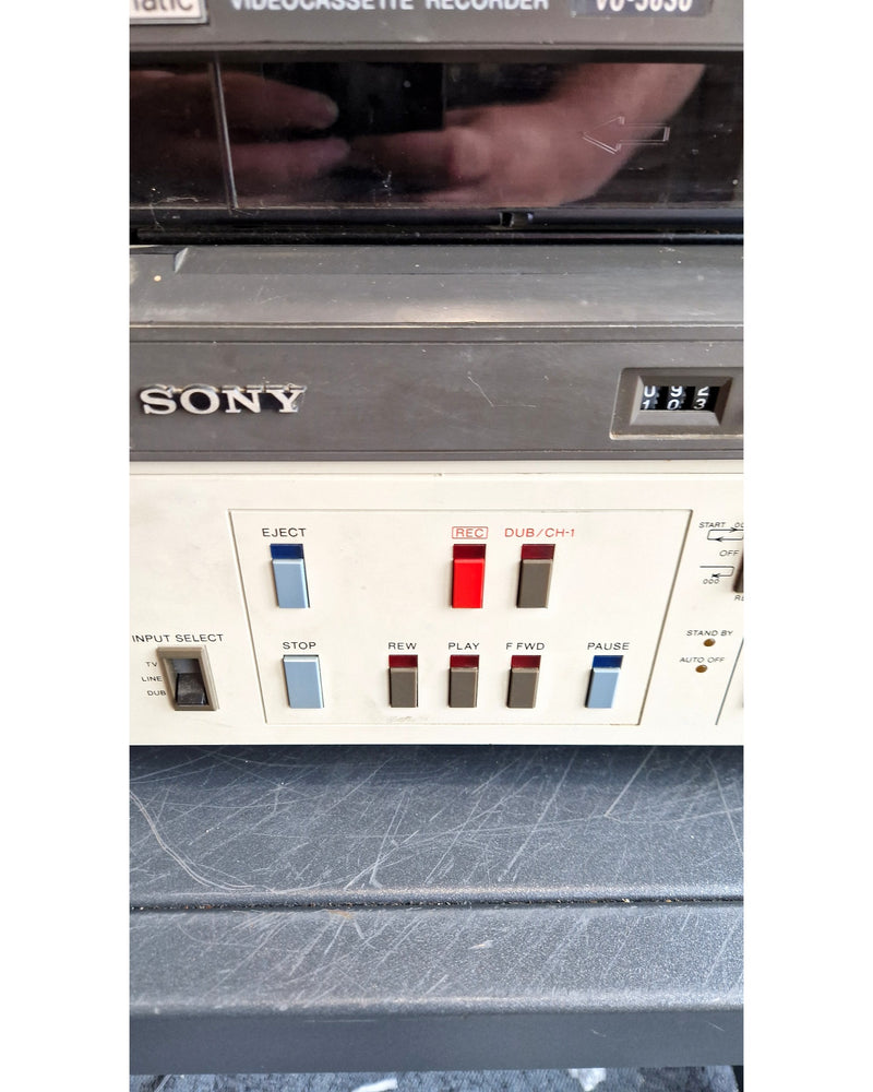 Sony U-Matic VO-5630 - Video Recorder - Cream - Spares or Repair - image 6