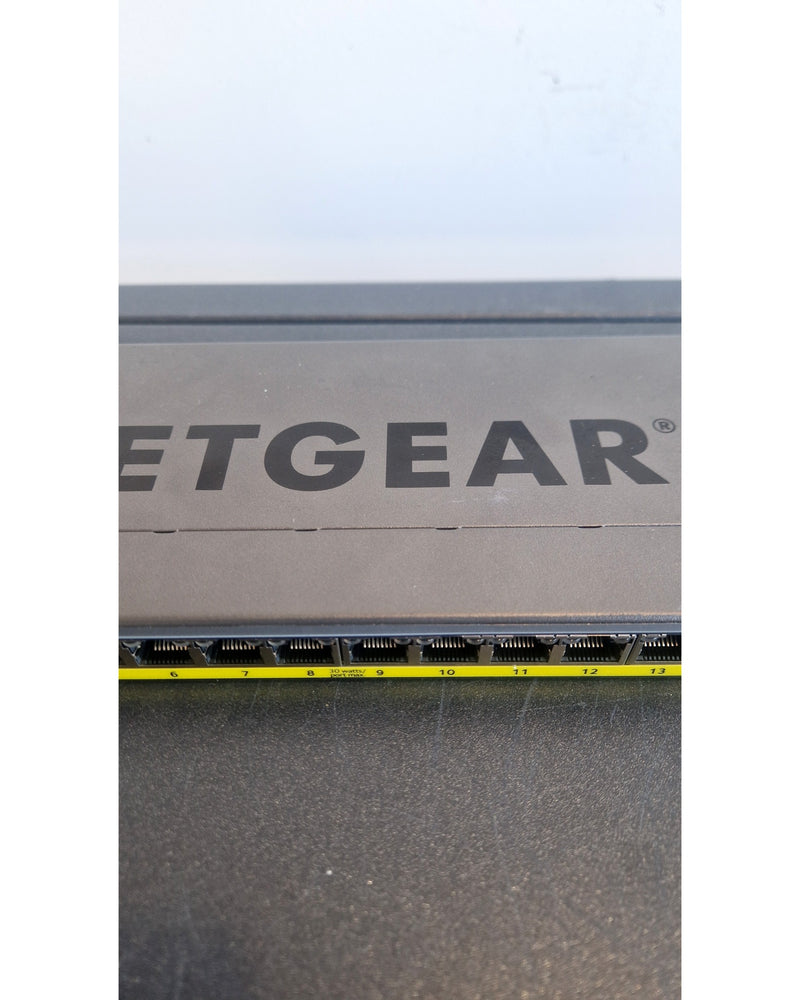 Netgear GS116PP - 16 way ethernet converter - Excellent w/ power supply - Image 3
