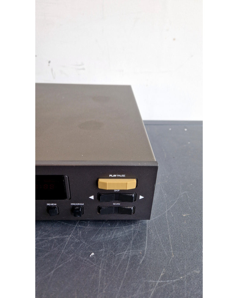 NAD 5440 - CD Player - Black - Excellent w/ Manuals - image 3