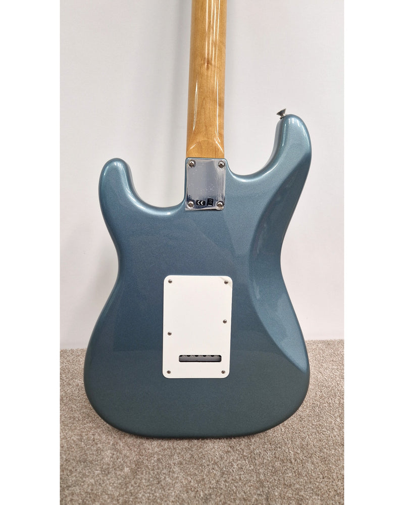 Fender Vintera '60s Stratocaster - Electric Guitar - Blue - Like New w/ Hard Case - image 15