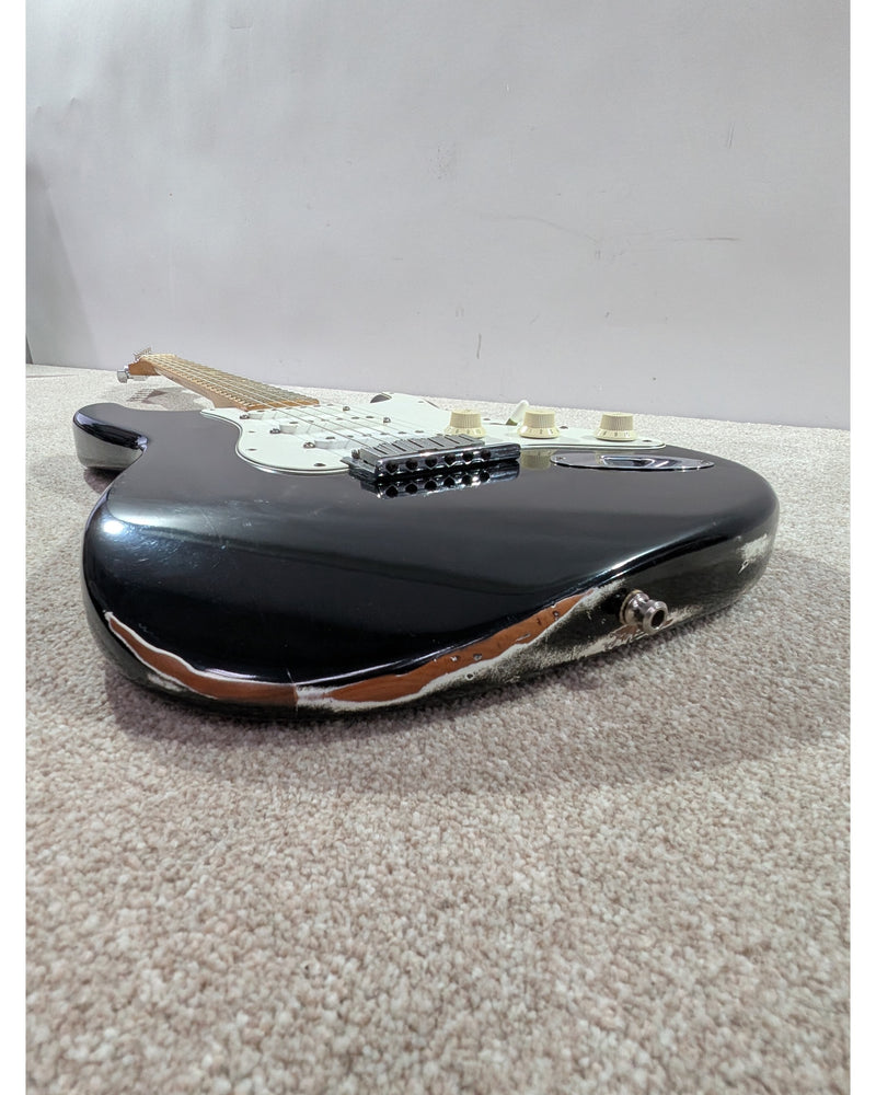 Fender Fender Stratocaster - Electric Guitar - Black - Good w/ Hard Case - image 9