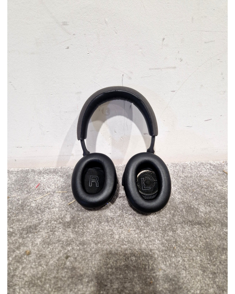 Bowers & Wilkins PX7 - Headphones - Black - Excellent - Image 2