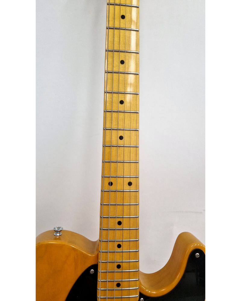 Vintage Reissued Series V52 - Electric Guitar - Excellent w/ Soft Case - image 4
