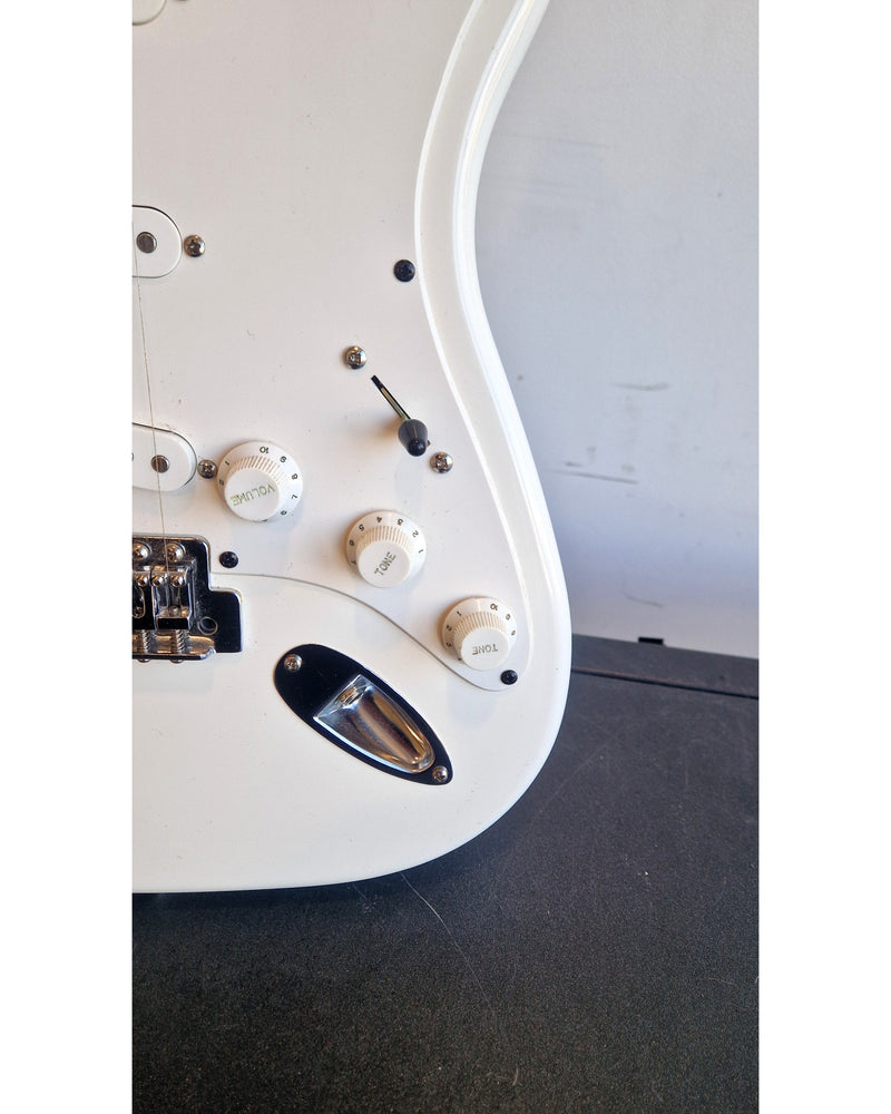 Squier Strat Chinese - Electric Guitar - White - Good - Image 7