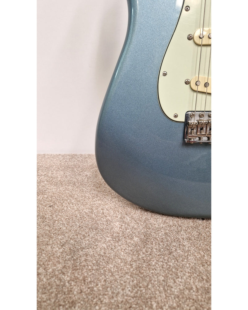 Fender Vintera '60s Stratocaster - Electric Guitar - Blue - Like New w/ Hard Case - image 10