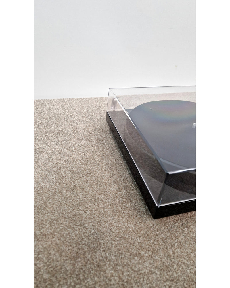 Pro-Ject Debut Carbon DC - Turntable - Good w/ Original Box & Power Supply - image 11