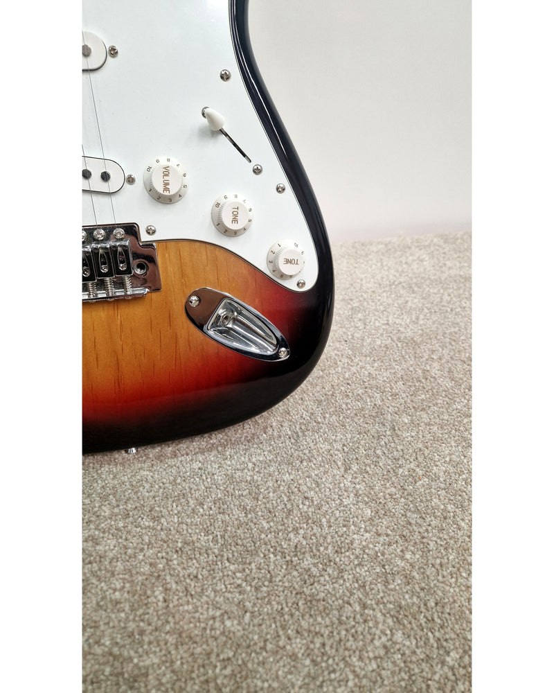 Westfield E1000 Strat - Electric Guitar - Sunburst - Excellent w/ Soft Case - image 9