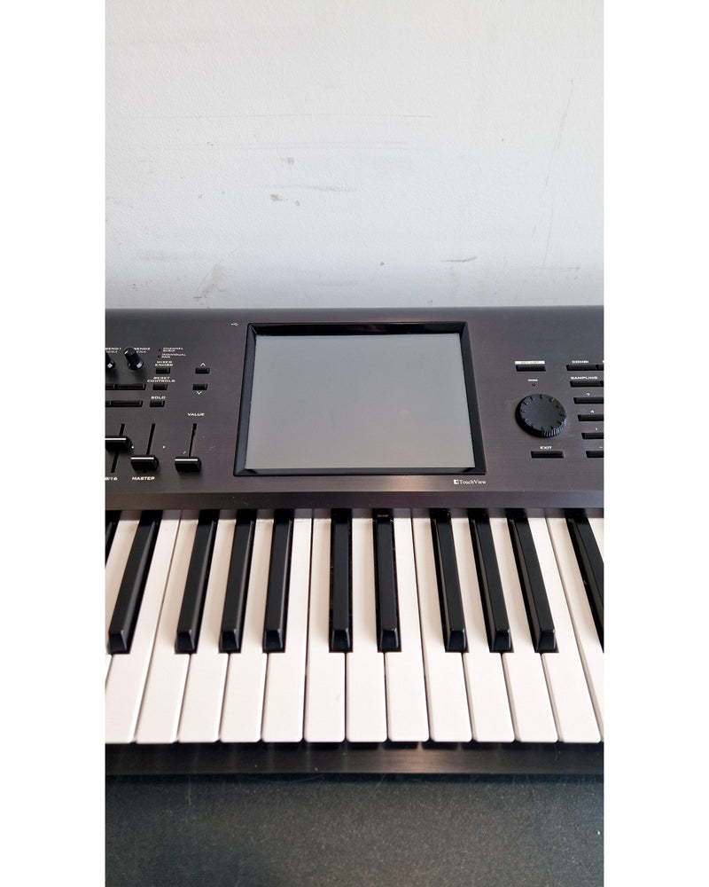Korg Kronos-61 - Synthesizer Keyboards - Black - Excellent w/ Hard Case & sustain pedal - Image 4