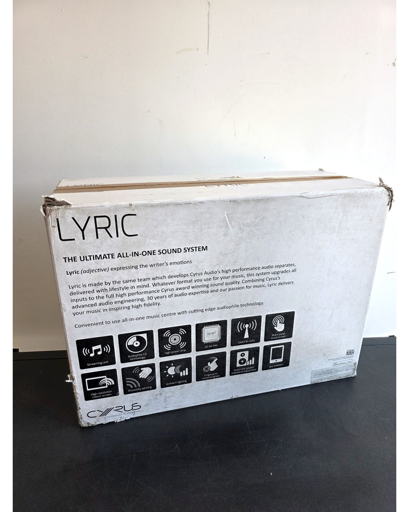 Cyrus Lyric 09 - Hi-Fi Amplifiers - Silver - Very Good w/ Original Box, Manuals, Remote Control - Image 13