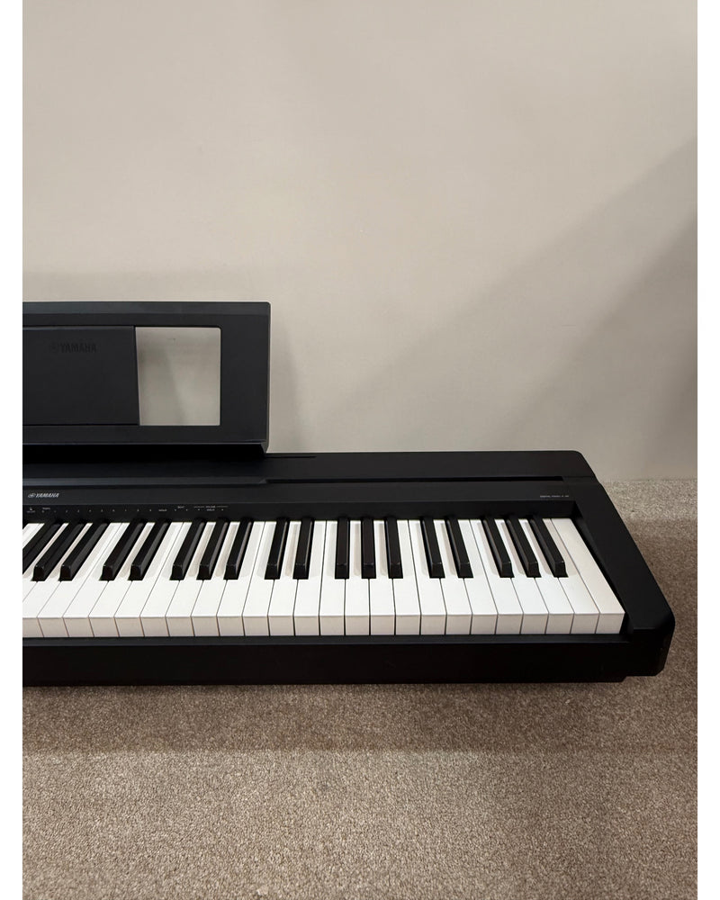Yamaha P-45 - Digital Piano - Black - Very Good w/ Sheet Music Holder - image 4