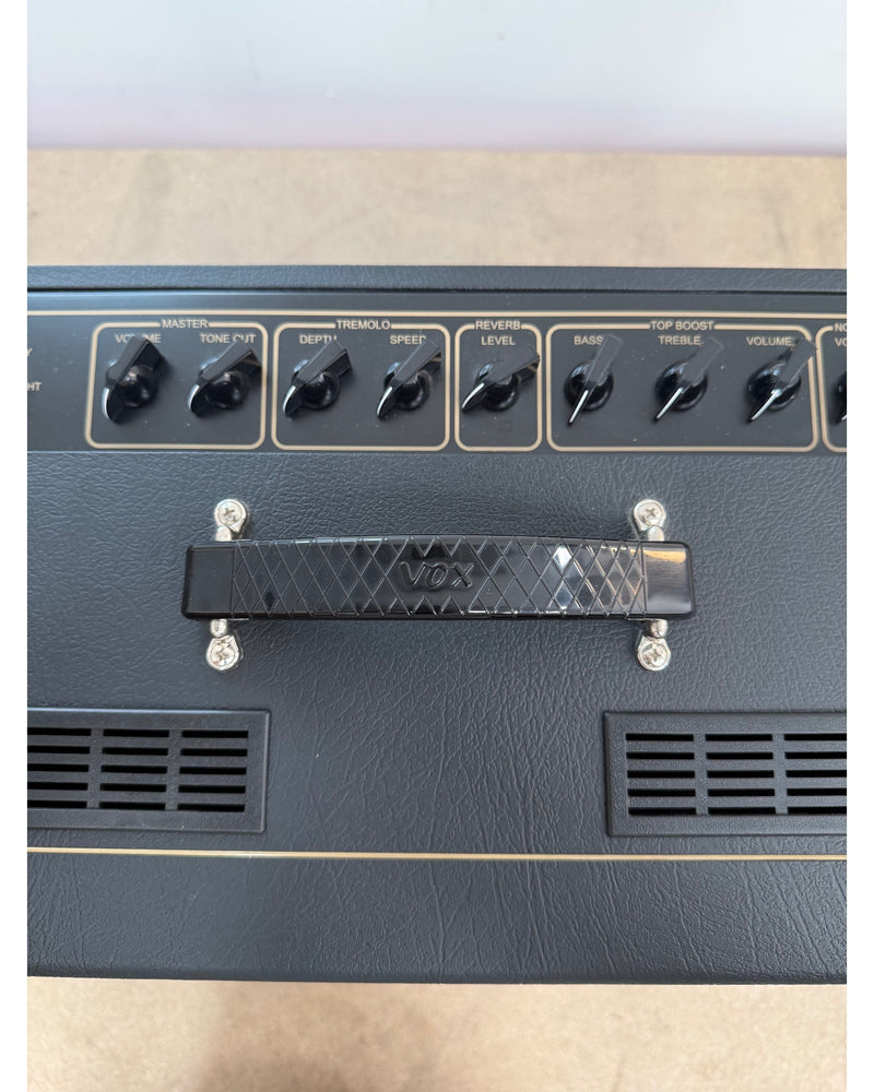 Vox AC15C1 - Guitar Amplifiers - Black - Excellent - Image 6