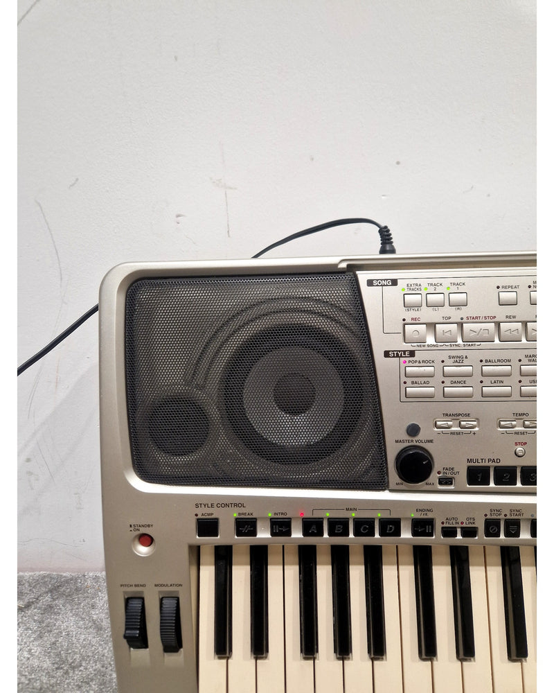 Yamaha PSR-2000 - Digital Keyboard - Silver/Gray - Very Good w/ stands - Image 22