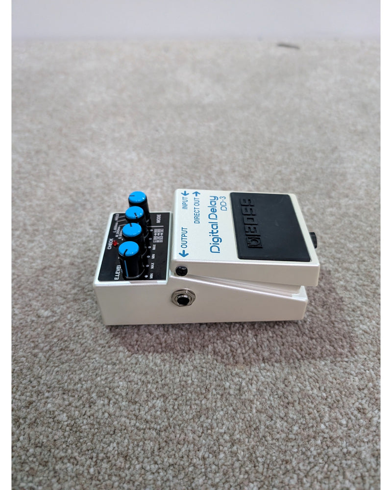 Boss DD-3 Digital Delay - Delay & Reverb Pedals - White - Like New - image 7