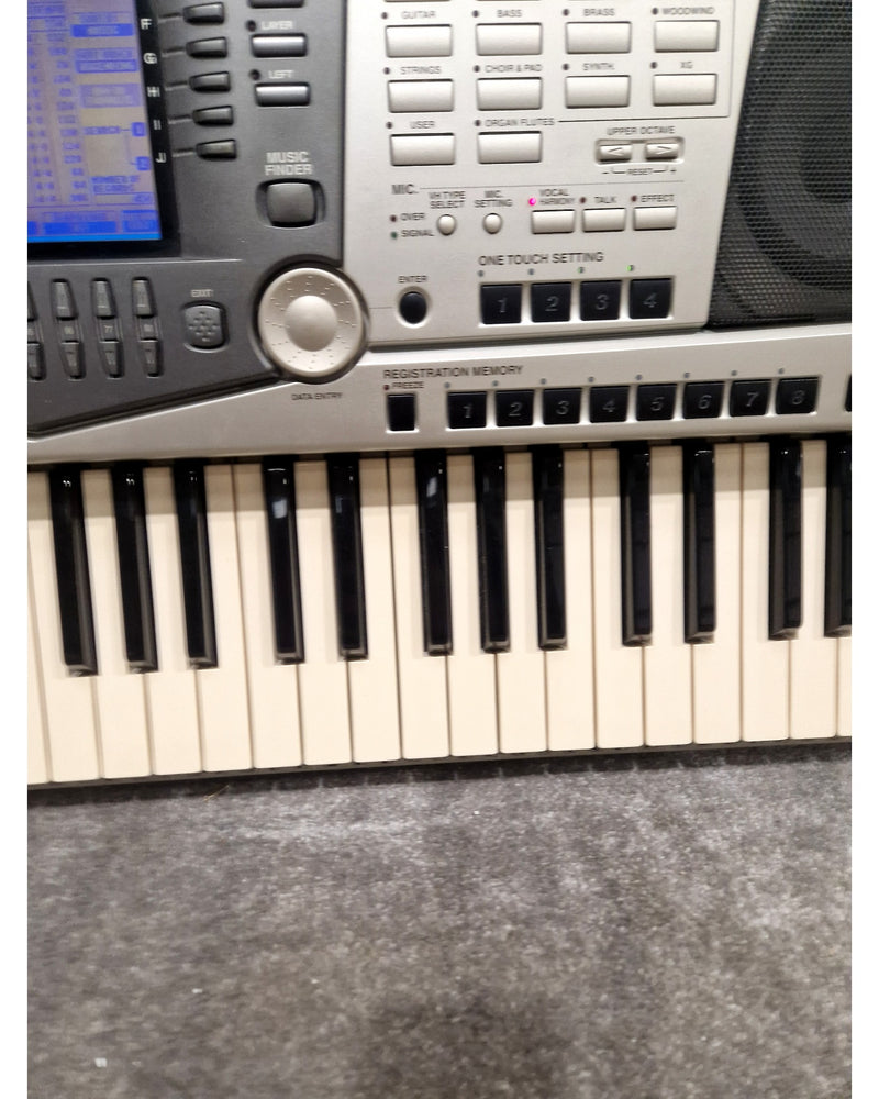 Yamaha PSR-2000 - Digital Keyboard - Silver/Gray - Very Good w/ stands - Image 15