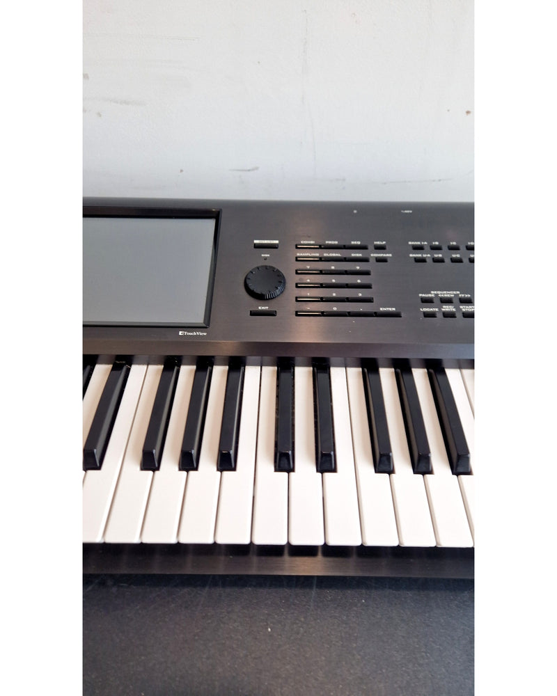 Korg Kronos-61 - Synthesizer Keyboards - Black - Excellent w/ Hard Case & sustain pedal - Image 3