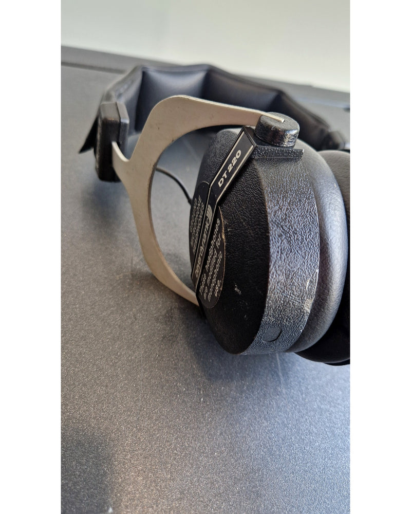 Beyerdynamic DT 220 - Headphones - Black - Excellent - Image 6