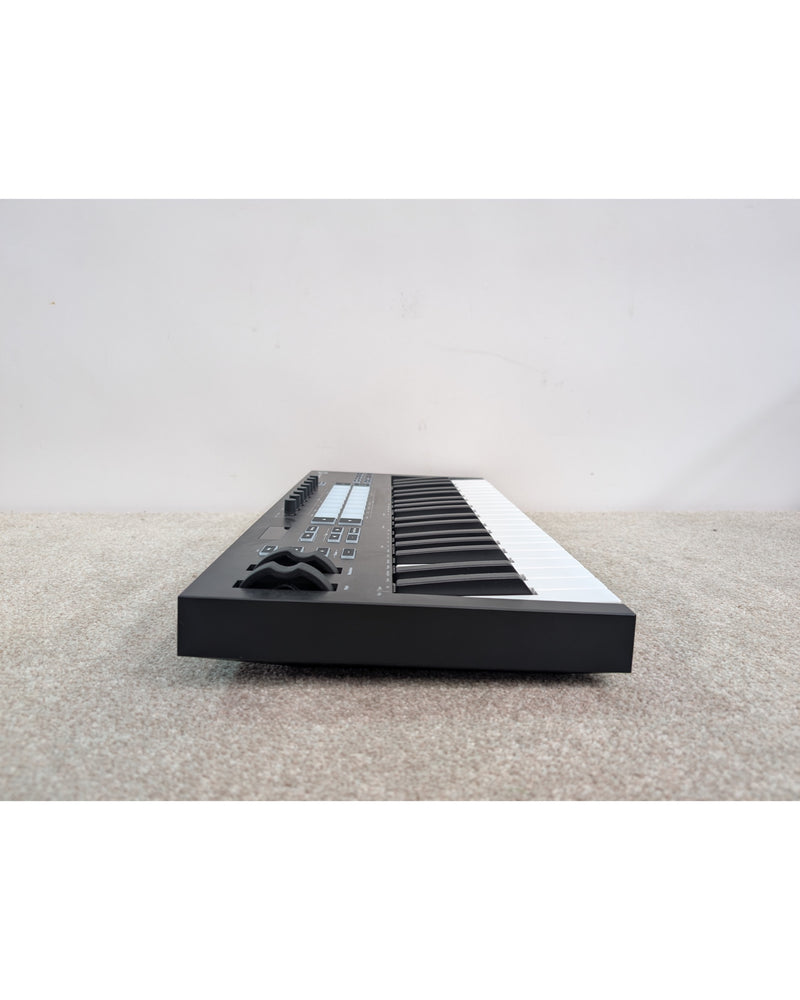 Novation Launchkey 37 - MIDI Controller - Excellent w/ Original Box & Manuals - image 9