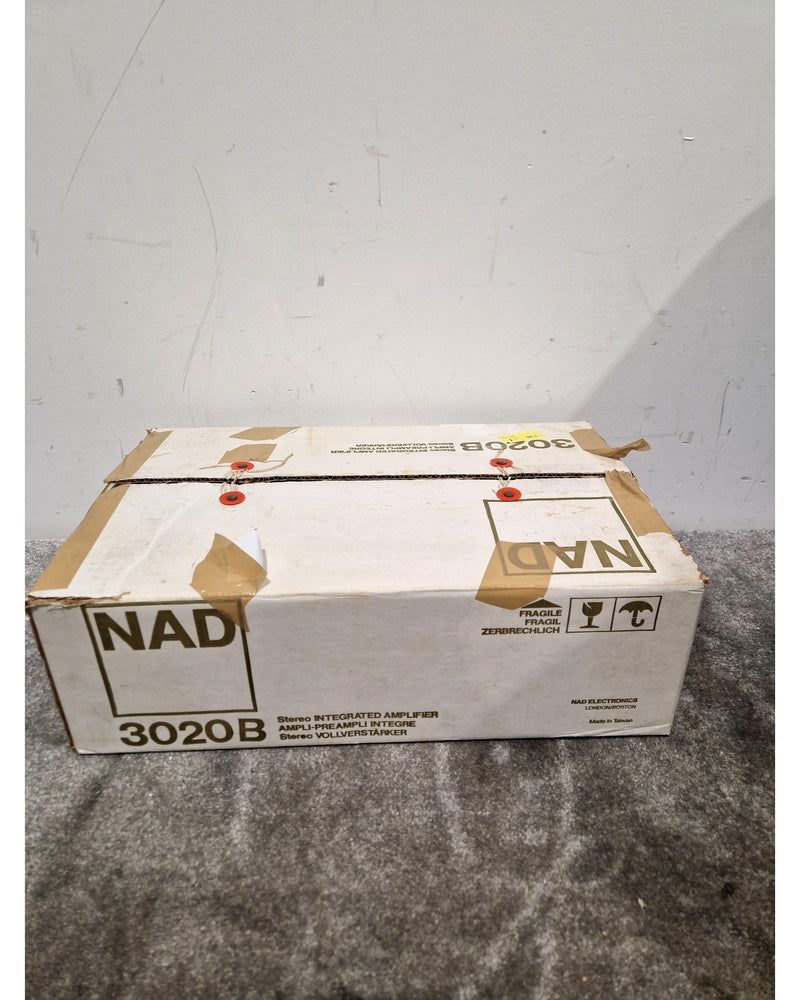 NAD 3020B - Stereo Amplifier - Black - Excellent w/ Original Box - Image 2
