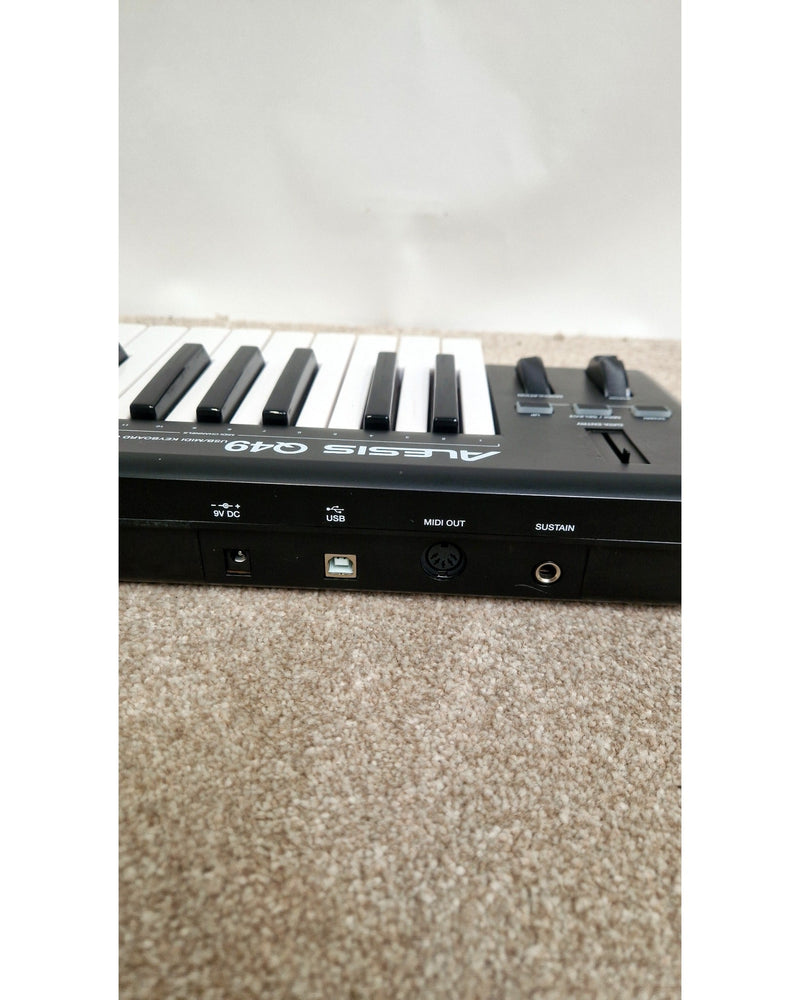 Alesis Q49 - MIDI Keyboard - Fair - image 10