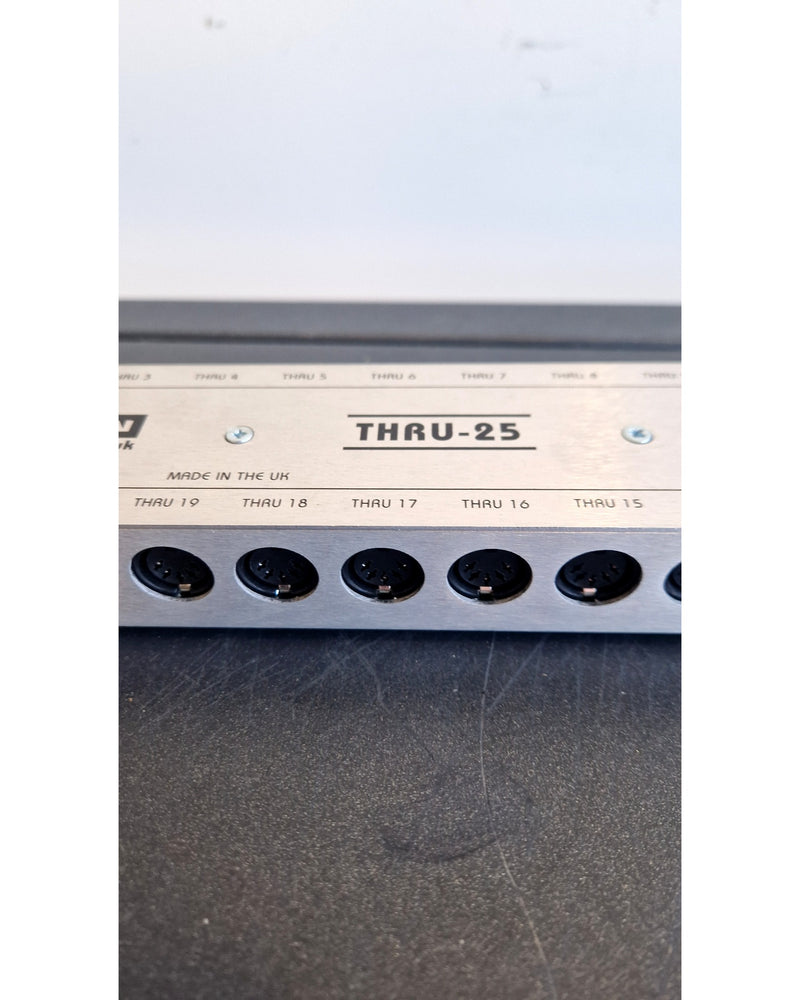 Kenton THRU-25 - MIDI Interface - Silver - Very Good - Image 3