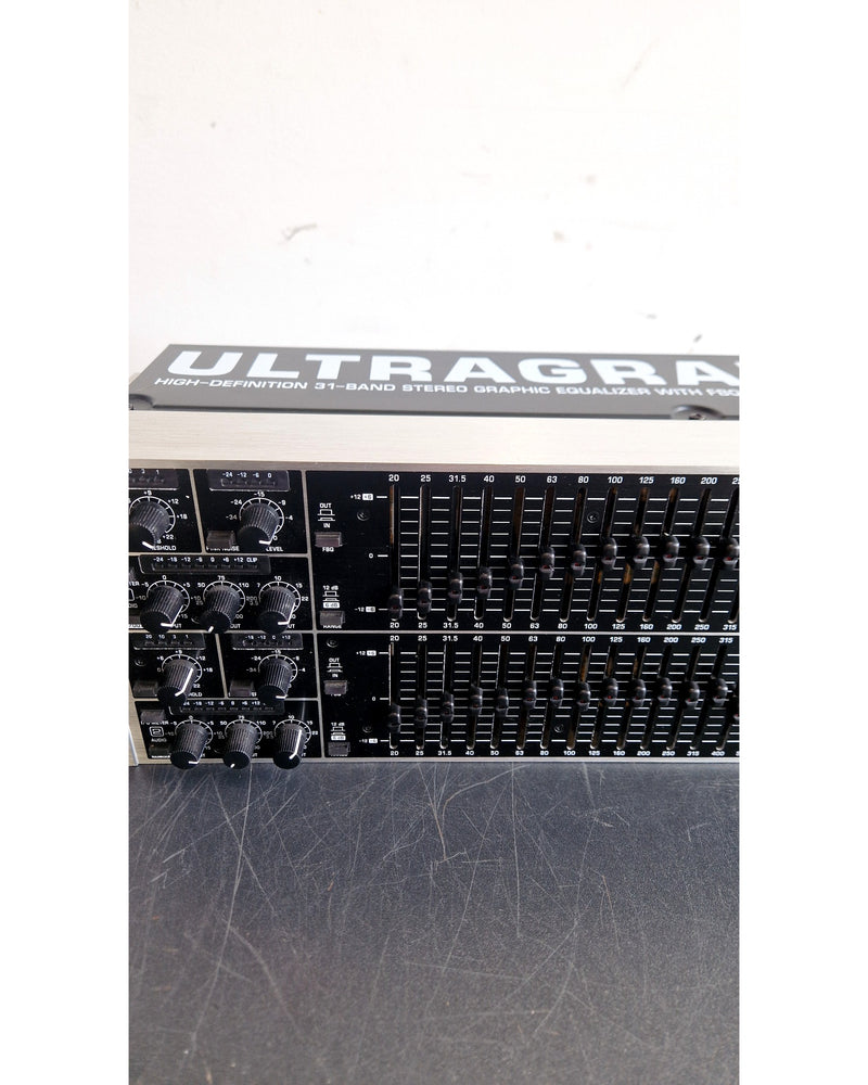 Behringer Ultragraph Pro (FBQ6200HD) - Equalisers - Very Good - image 4